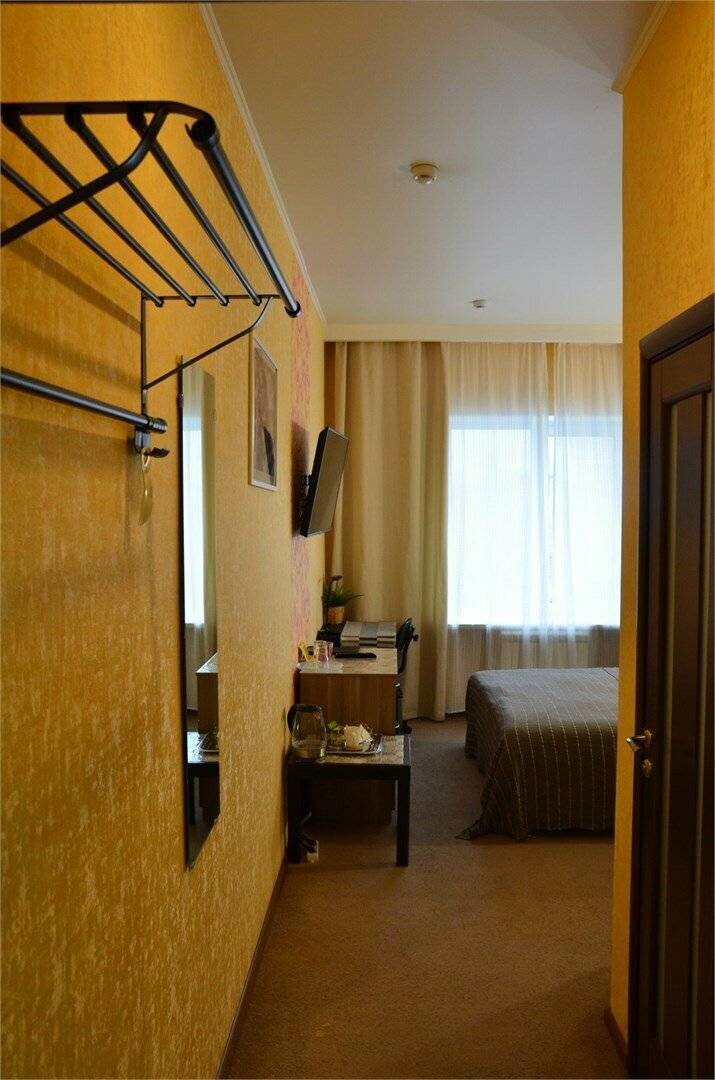 Фотографии номера Улучшенный двухместный номер с 1 кроватью в Гостинице Poshale Брянск